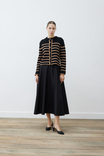 Melanie Strickjacke im Marine-Look
