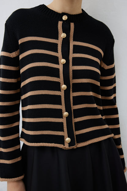 Melanie Strickjacke im Marine-Look